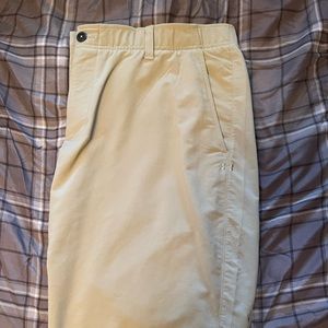 Men’s Under Armor Match Play Tapered Golf Pants.